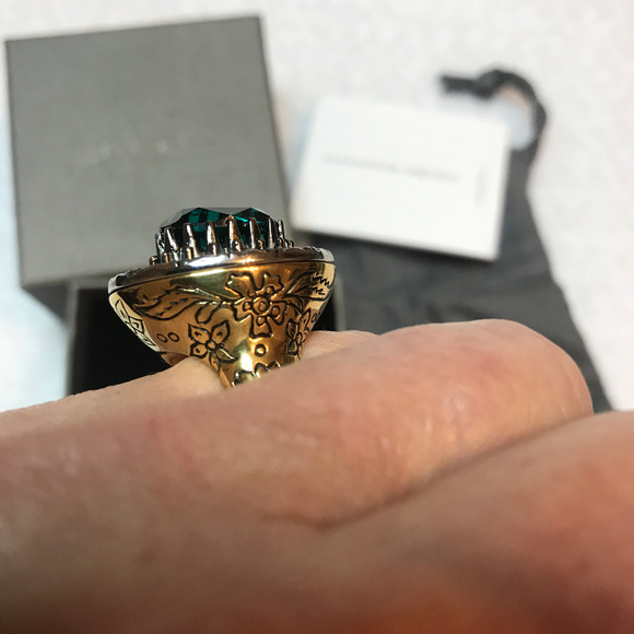 Alexander McQueen Gold and Green Statement Ring - Picture 6 of 8